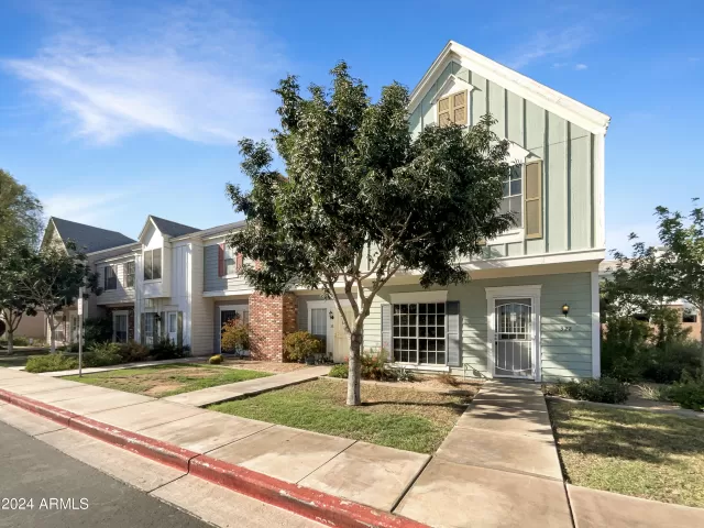 MLS: 6758859 Condo For Sale