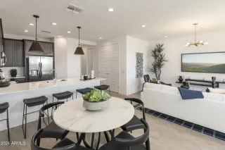 Photo #2: 6758984 Listing