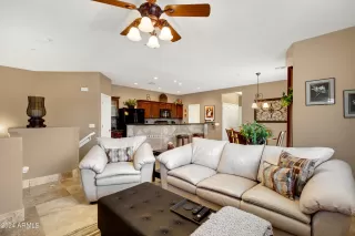 Photo #4: 6759105 Listing