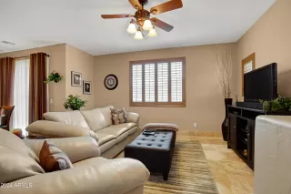 Photo #5: 6759105 Listing