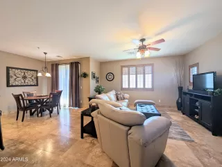 Photo #6: 6759105 Listing