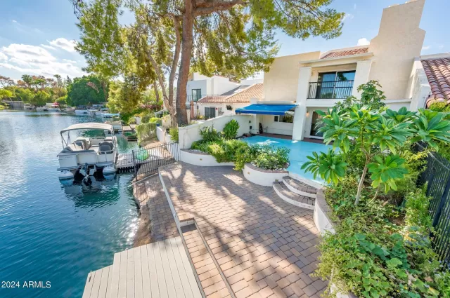 MLS: 6759111 Condo For Sale