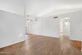 Photo #3: 6759161 Listing