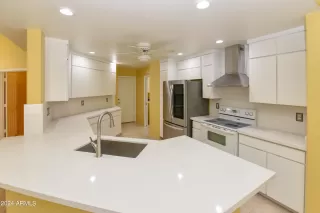 Photo #6: 6759249 Listing 