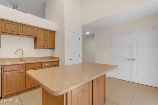 Photo #6: 6759259 Listing