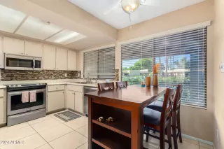 Photo #3: 6759278 Listing