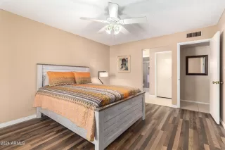 Photo #4: 6759278 Listing