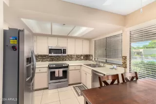 Photo #5: 6759278 Listing