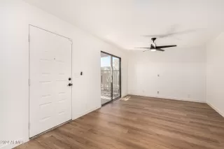 Photo #4: 6759328 Listing