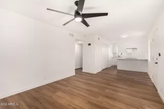 Photo #5: 6759328 Listing