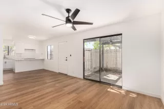 Photo #6: 6759328 Listing