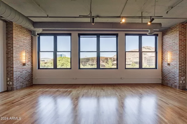 MLS: 6759661 Condo For Sale