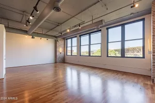 Photo #4: 6759661 Listing 