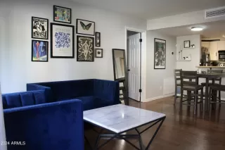 Photo #5: 6759923 Listing