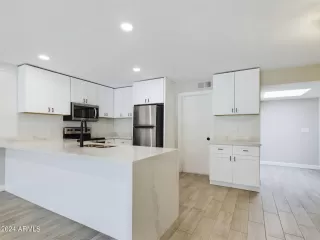 Photo #4: 6760102 Listing