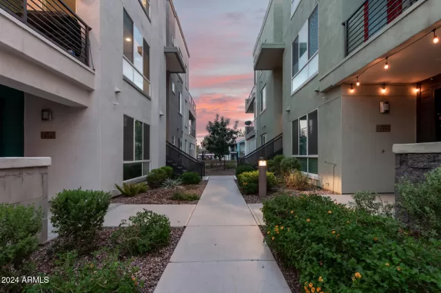 MLS: 6760368 Condo For Sale