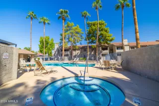 Photo #5: 6760585 Listing