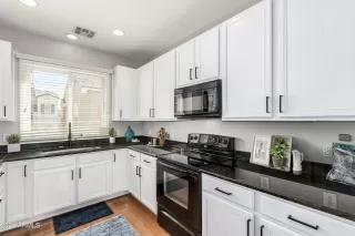 Photo #2: 6760635 Listing