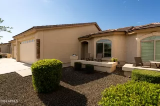 Photo #2: 6760757 Listing