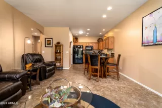 Photo #4: 6760757 Listing