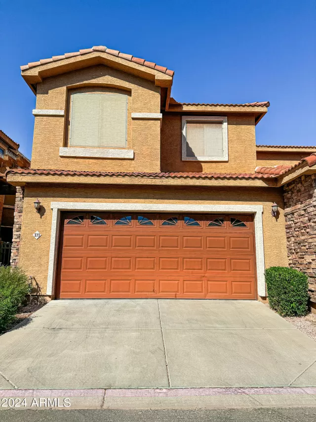 MLS: 6760875 Condo For Sale