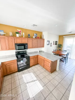 Photo #2: 6760875 Listing 