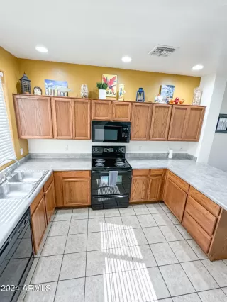 Photo #3: 6760875 Listing 