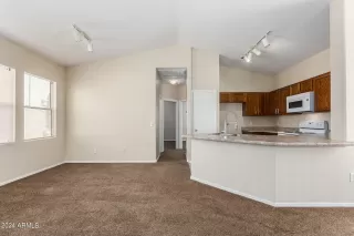 Photo #2: 6761408 Listing