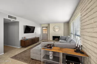 Photo #2: 6762283 Listing