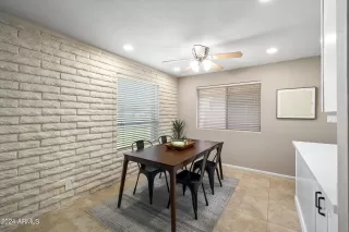 Photo #4: 6762283 Listing