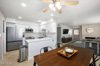 Photo #5: 6762283 Listing