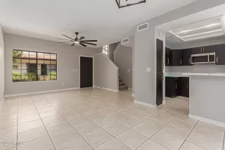 Photo #4: 6762367 Listing