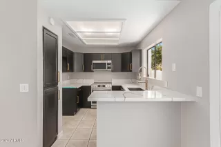 Photo #6: 6762367 Listing