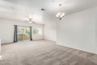 Photo #4: 6762373 Listing