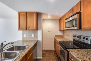 Photo #5: 6762539 Listing 