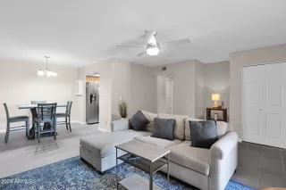 Photo #4: 6762565 Listing