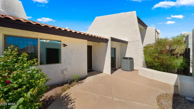 MLS: 6762716 Condo For Sale