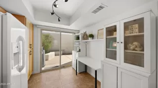 Photo #6: 6762716 Listing