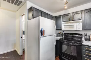 Photo #6: 6762813 Listing 
