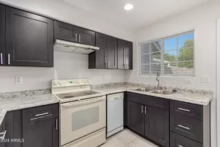 Photo #6: 6762919 Listing