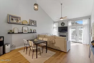 Photo #4: 6763011 Listing