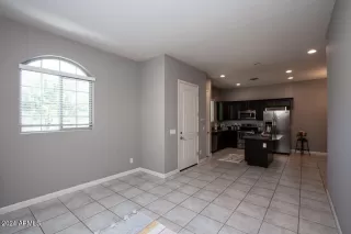 Photo #5: 6763076 Listing 