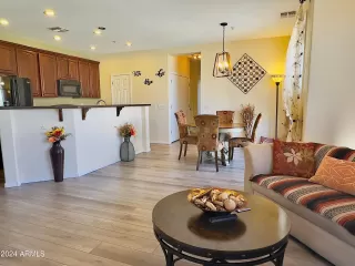 Photo #5: 6763247 Listing