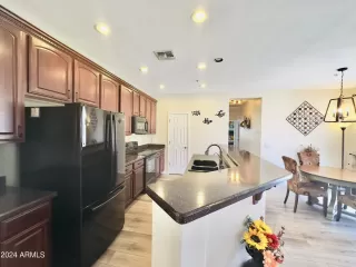 Photo #6: 6763247 Listing