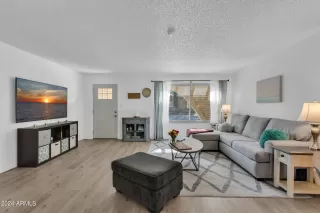 Photo #3: 6763261 Listing