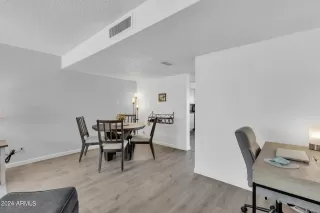 Photo #4: 6763261 Listing