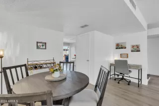 Photo #5: 6763261 Listing