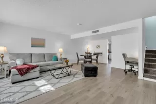 Photo #6: 6763261 Listing