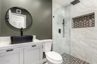 Photo #6: 6763421 Listing