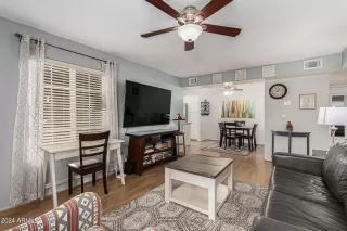 Photo #4: 6763635 Listing